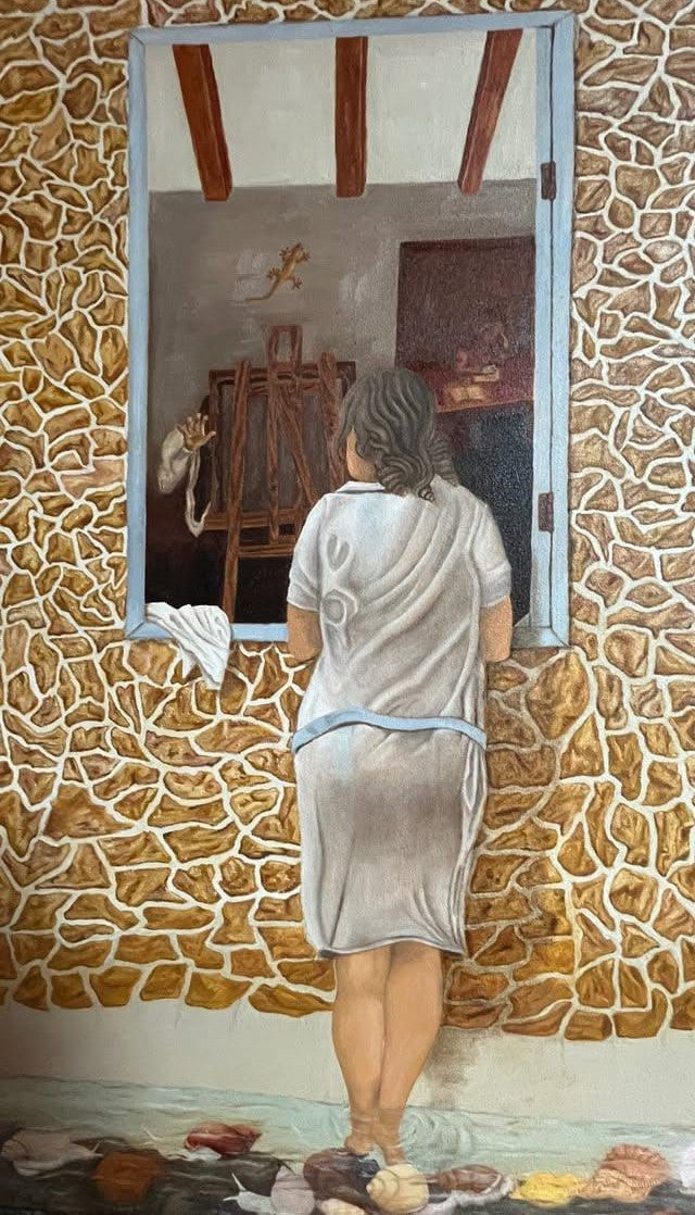 Ana Maria Dalí, mirando el interior