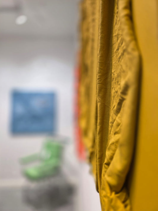 Tracce di Futuro: La Resistenza Silenziosa della Materia