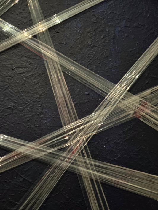 Raggi di luce su superficie lunare